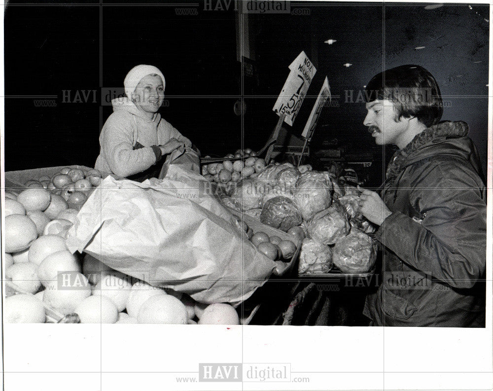 1971 Press Photo Golombki Blondie Tobin tasty - Historic Images