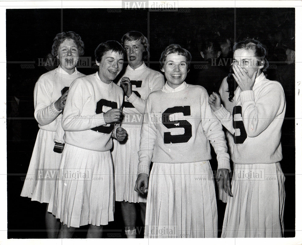 1960 Press Photo Cheer Leaders - Historic Images