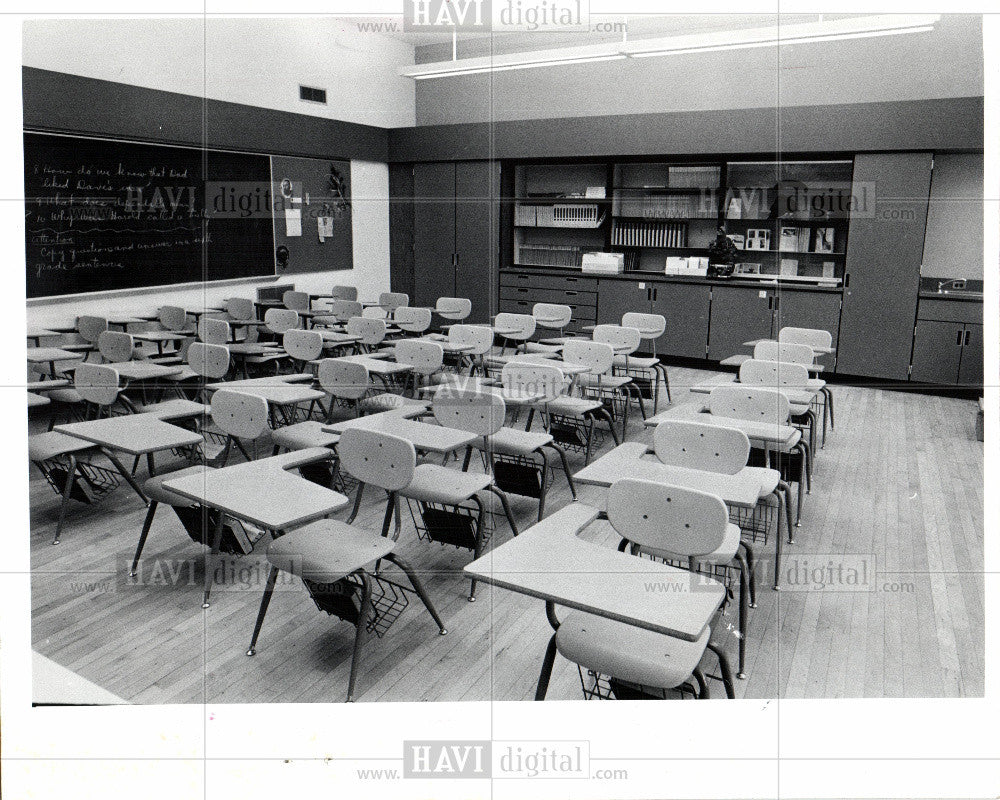 1972 Press Photo Cerveny Junior High, School - Historic Images