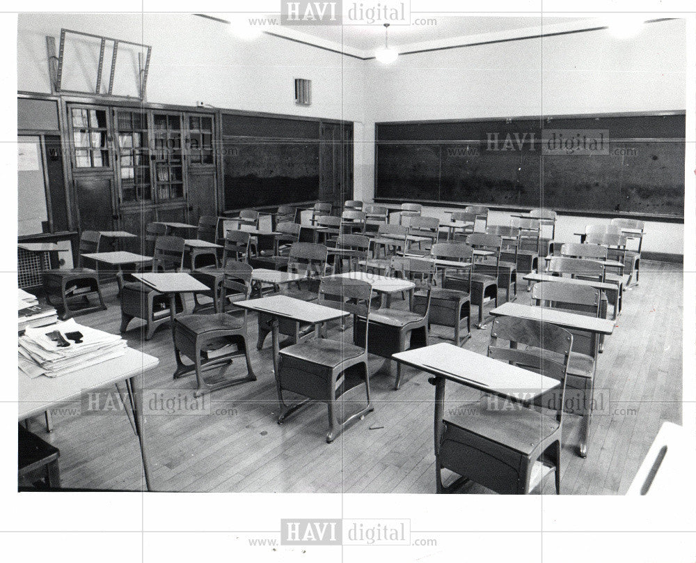 1972 Press Photo Cerveny Jr. high school - Historic Images