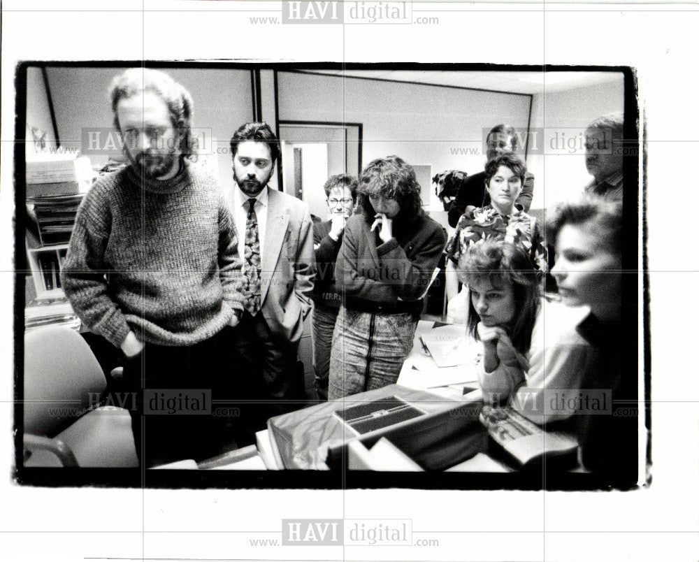 1990 Press Photo CBET-TV station staff Windsor layoffs - Historic Images