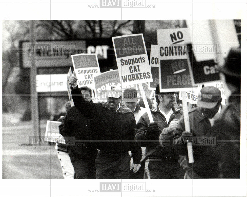 1992 Press Photo Caterpiller - Historic Images