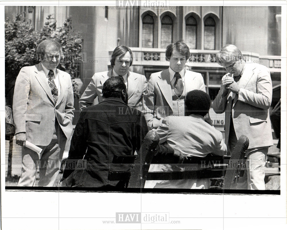 1977 Press Photo Legislators - Historic Images