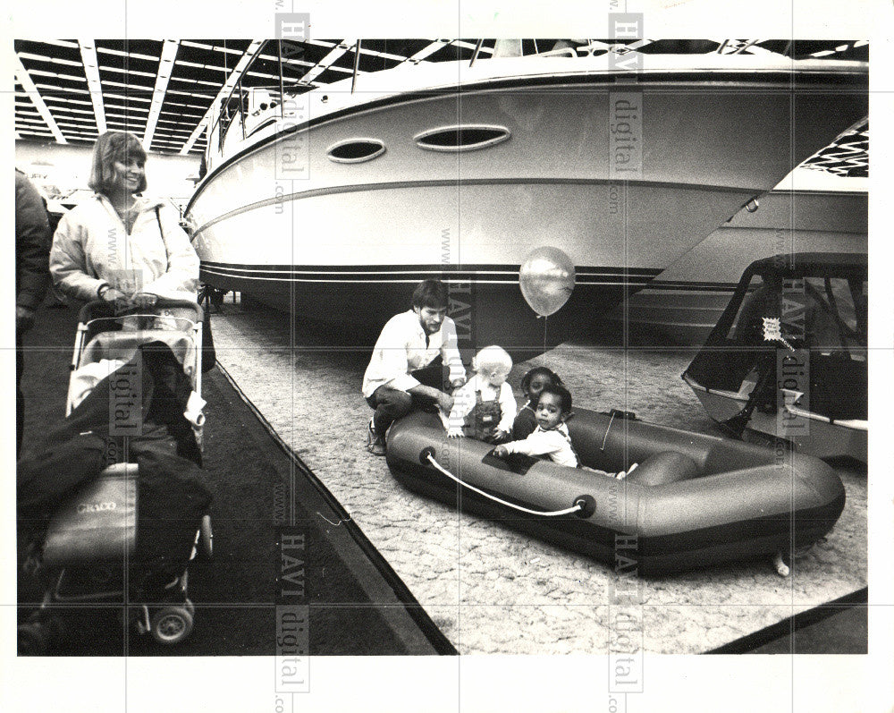 1988 Press Photo Boat Show Lisa Lilley Union Lake - Historic Images