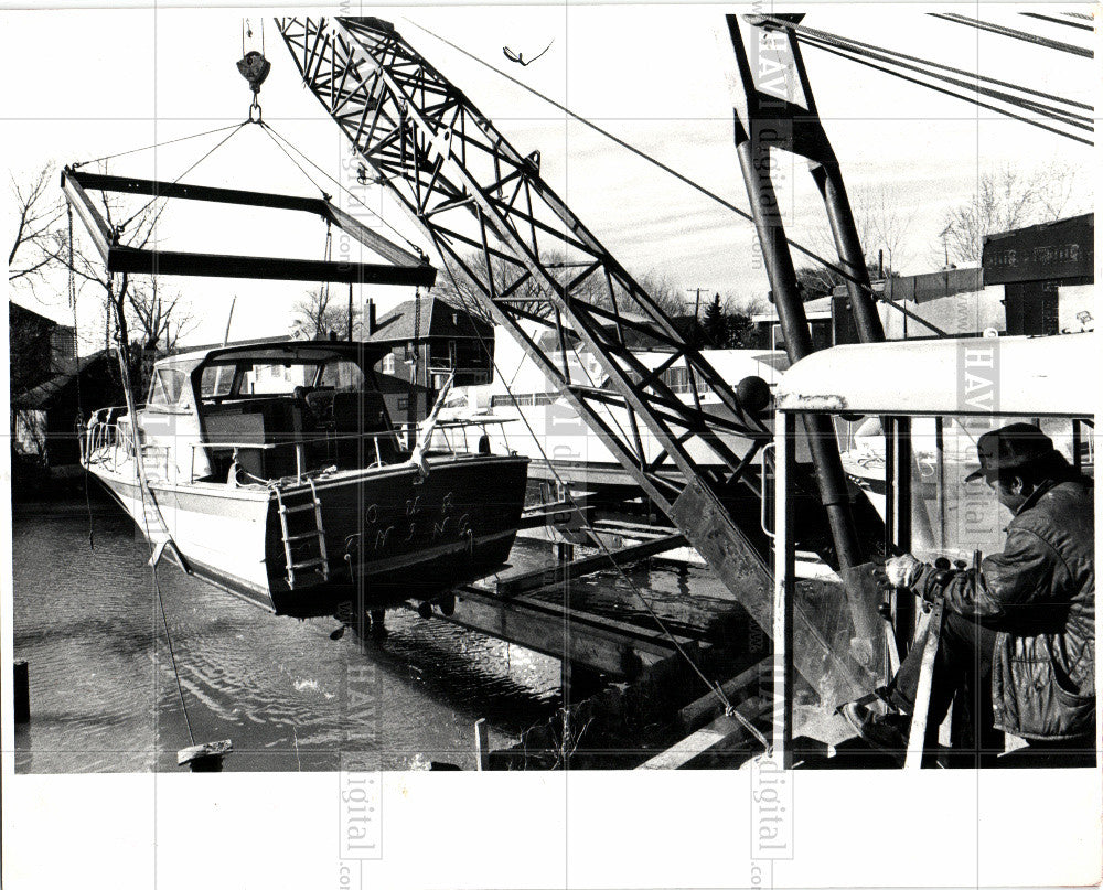 1991 Press Photo marine black boat winter - Historic Images