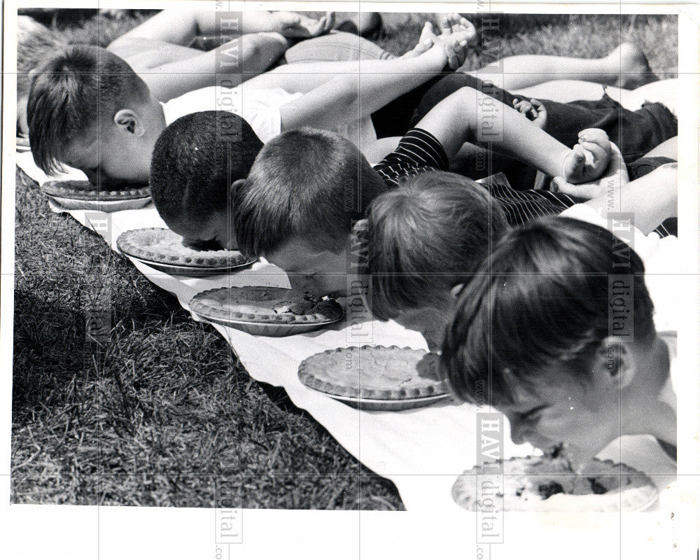 1970 Press Photo Blueberry Festival - Historic Images