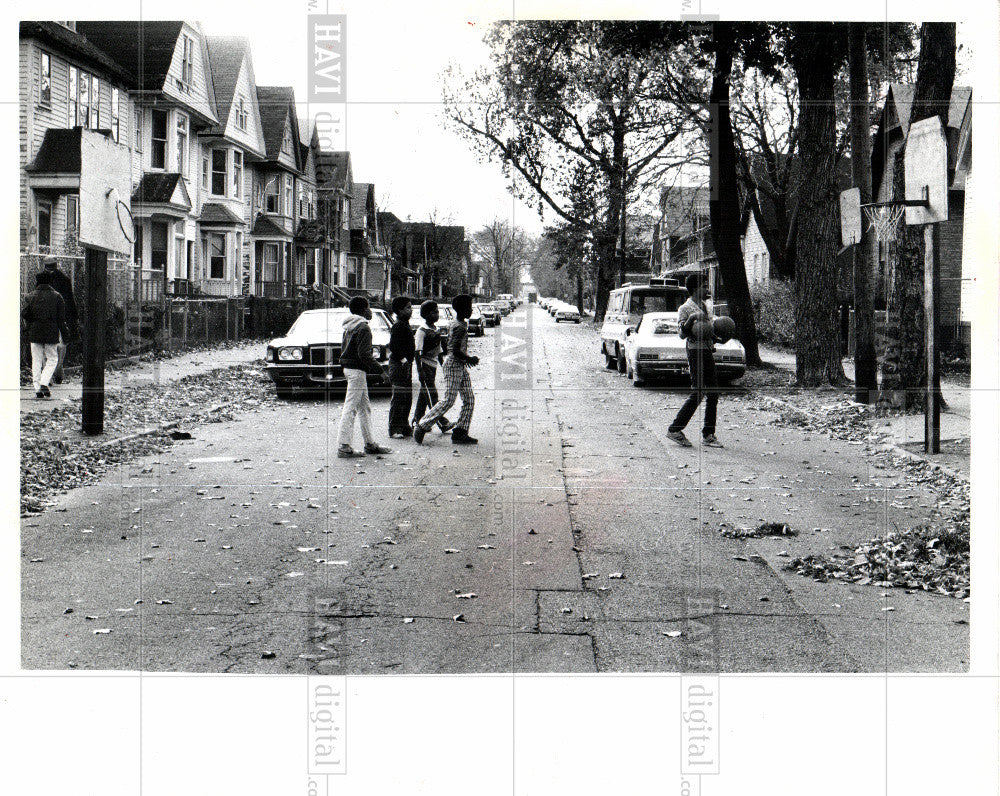 1980 Press Photo Arndt Street basketball neighbor - Historic Images