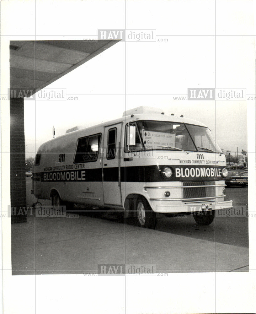 1972 Press Photo Bloodbank - Historic Images