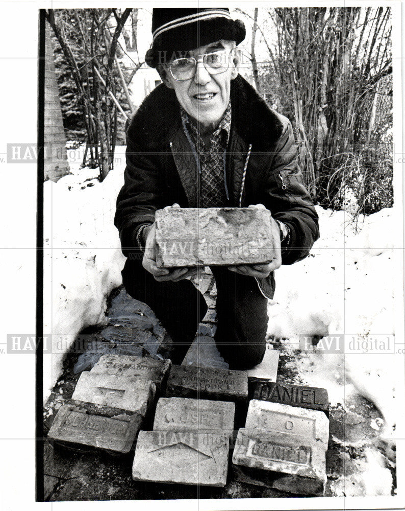 1977 Press Photo Emory Wellman City Landscape Architect - Historic Images