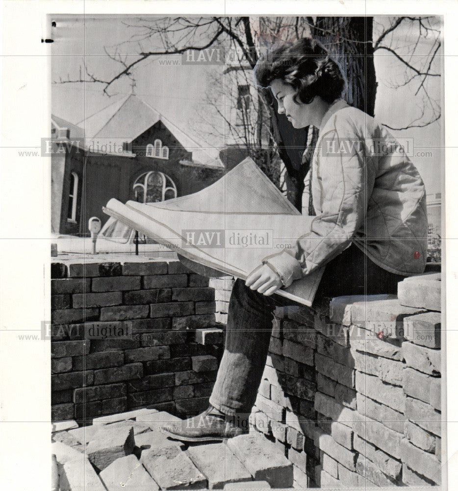 1964 Press Photo SHEILA SIMPSON Glasgow bricklayer - Historic Images