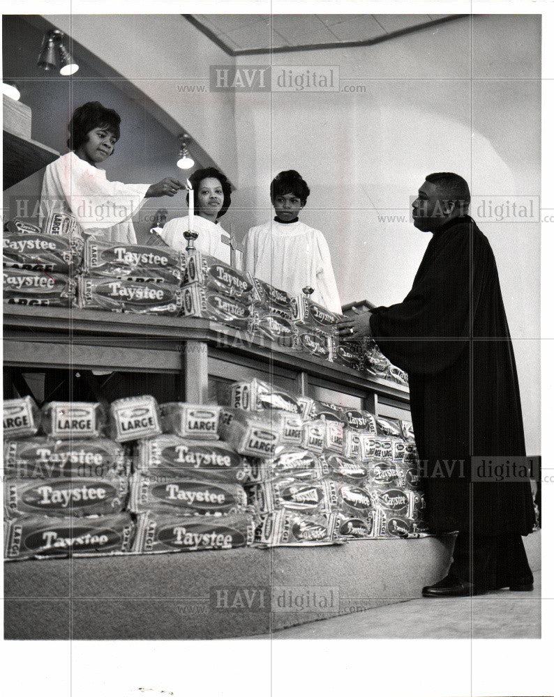 1966 Press Photo 600 Loaves of Bread Recalled - Historic Images