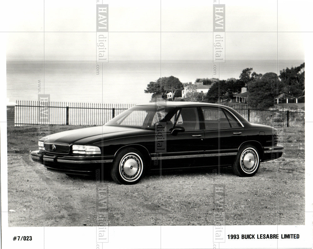 1993 Press Photo Buick LeSabre 1993  fuel-injected - Historic Images