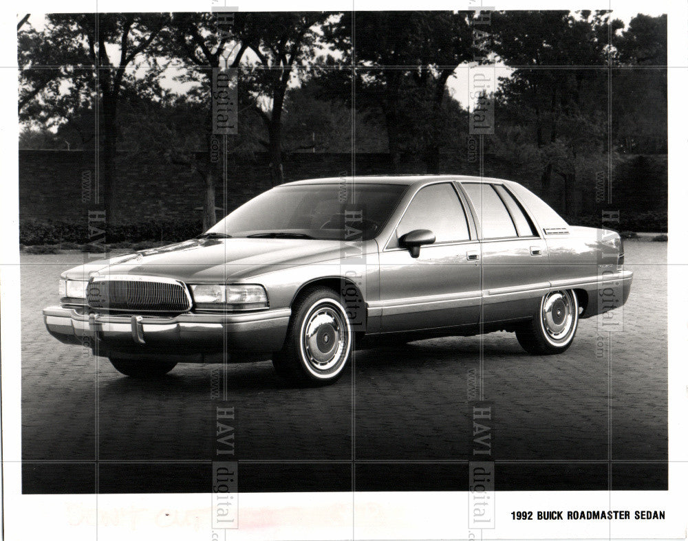 1991 Press Photo 1992 BUICK ROADMASTER SEDAN - Historic Images