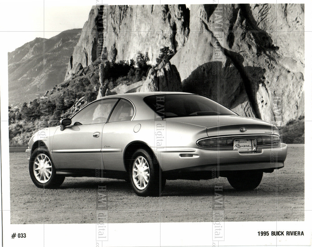 1994 Press Photo 1995 Buick Riviera Automobiles - Historic Images