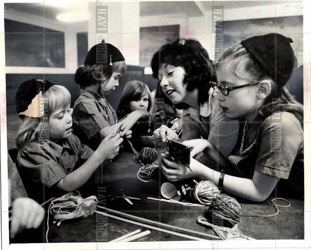 1974 Press Photo Brownie - Historic Images