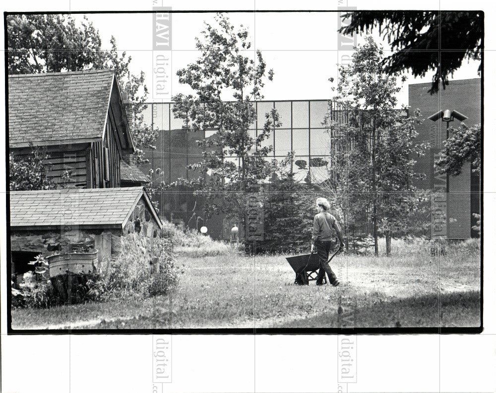 1982 Press Photo Brooks Farm - Historic Images