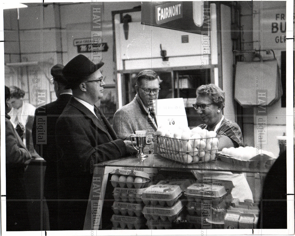 1957 Press Photo Broadway Market - Historic Images