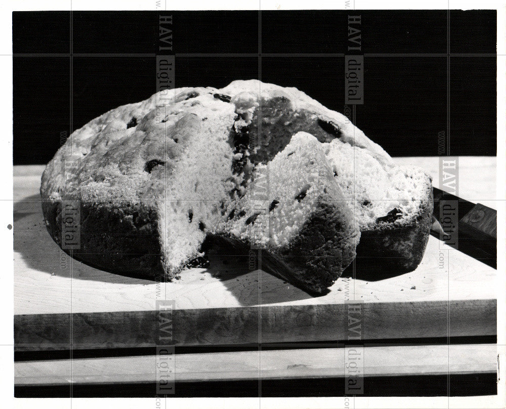 1960 Press Photo Bread - Historic Images