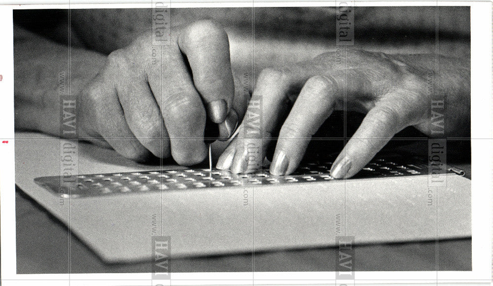 1981 Press Photo Braille - Historic Images