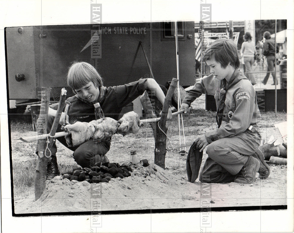 1975 Press Photo Boy Scouts of America - Historic Images