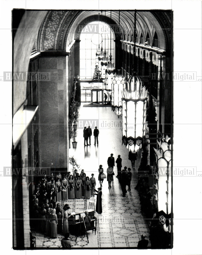 1981 Press Photo Bloomfield School Choir Detroit Fisher - Historic Images