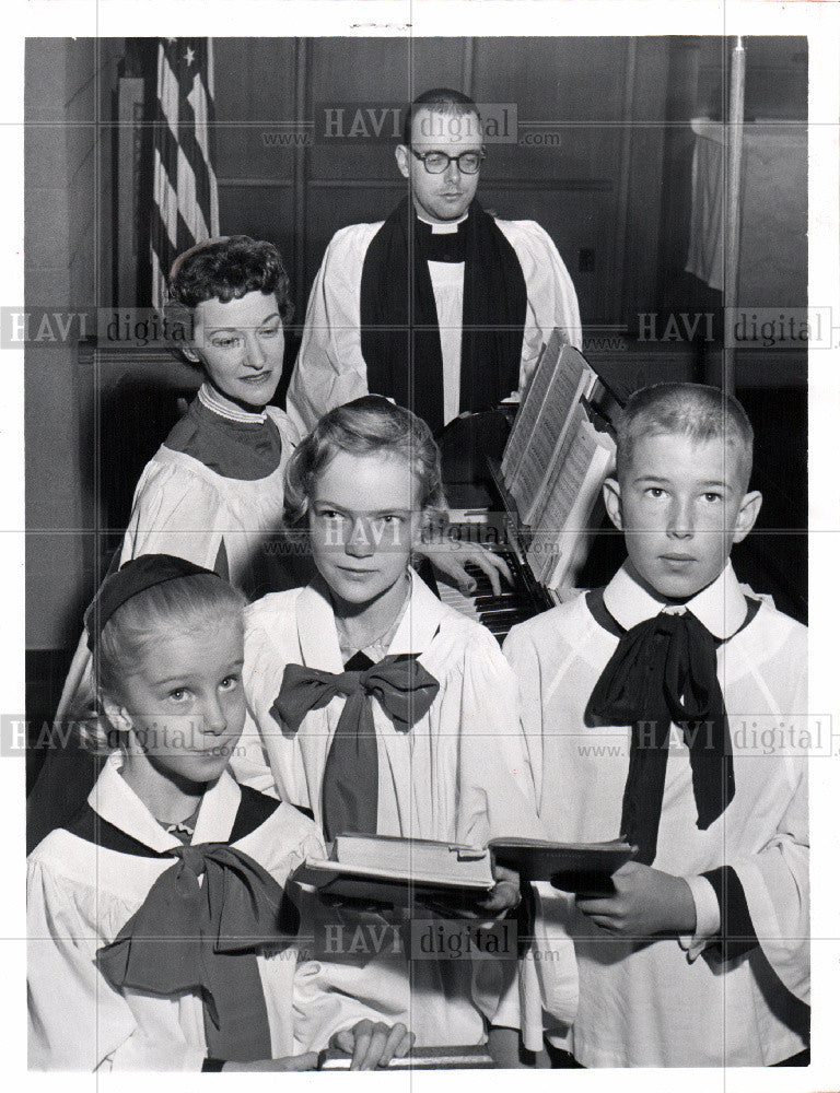 1959 Press Photo Reverend John smith; choir - Historic Images