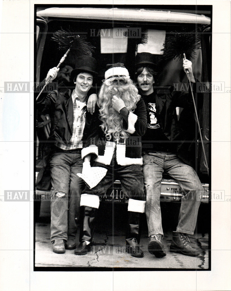 1988 Press Photo person who cleans chimneys for living - Historic Images