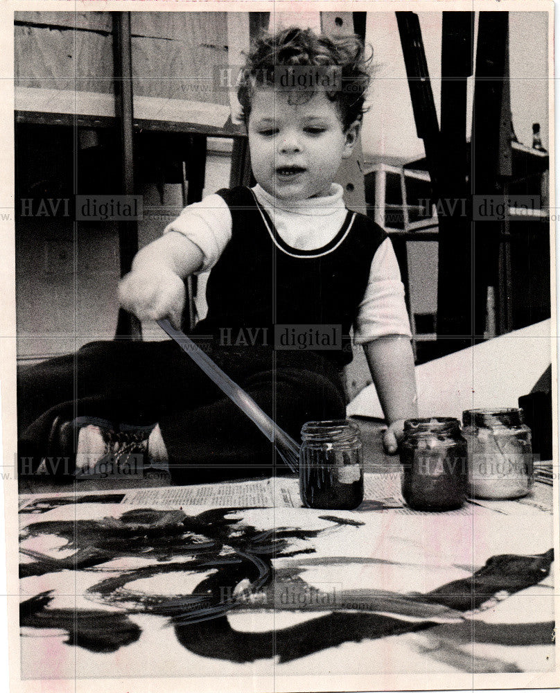 1974 Press Photo Children Playing - Historic Images