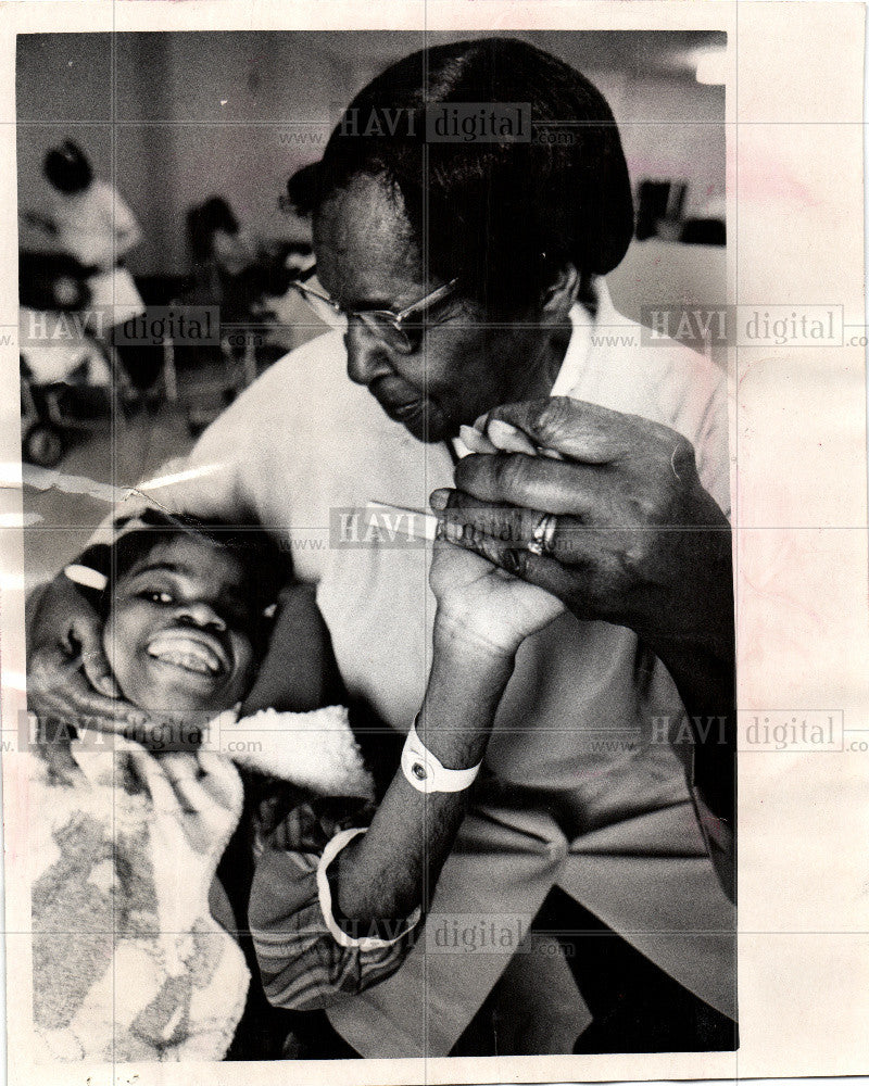 1974 Press Photo Foster grandparents program - Historic Images