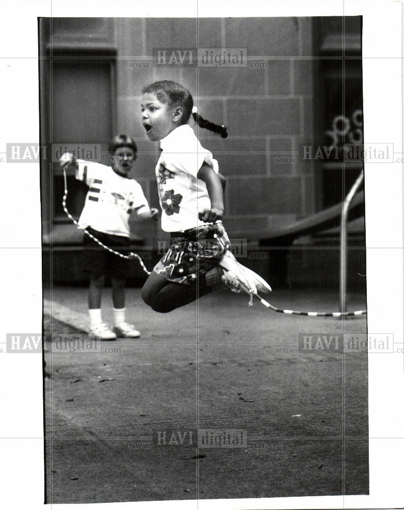 1982 Press Photo CATHEDRAL SCHOOL - Historic Images