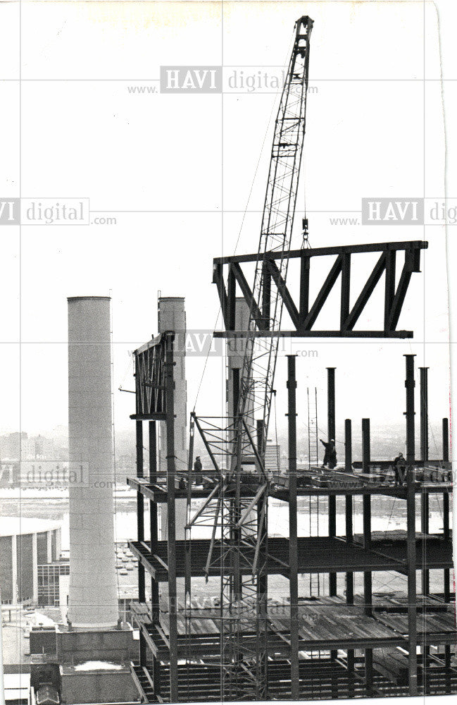 1969 Press Photo Crane-Machine  lifting - Historic Images