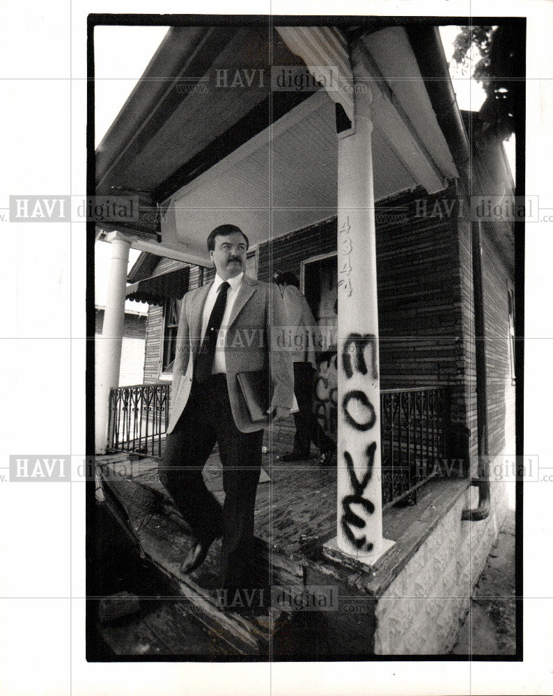1988 Press Photo describe old,abandoned building - Historic Images