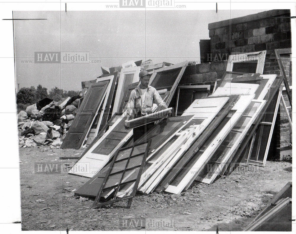 1957 Press Photo Once a truck driver and mechanic but f - Historic Images