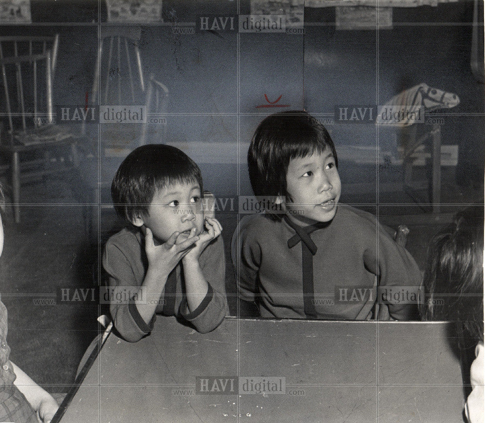 1964 Press Photo Kay Kimberly Lee Chinese lesson - Historic Images