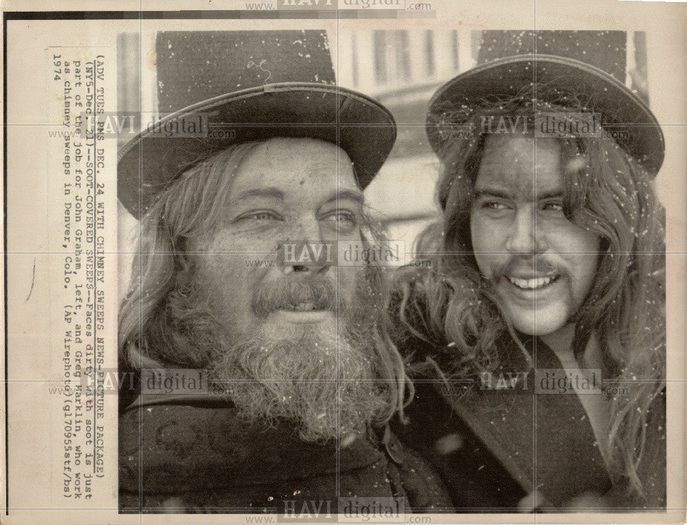 1974 Press Photo chimney sweeps faces denver colo - Historic Images