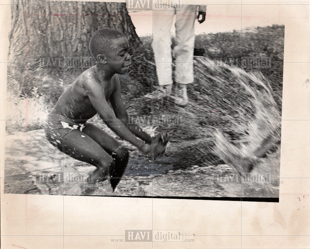 1970 Press Photo Children Playing - Historic Images