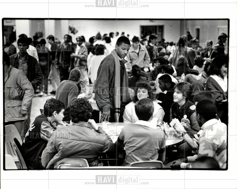 1985 Press Photo Southern High School Cafeteria School, - Historic Images