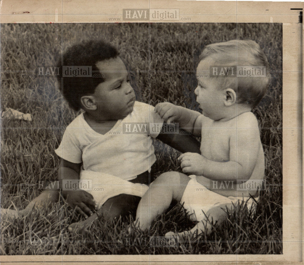 1971 Press Photo CHILDREN - INFANT - Historic Images