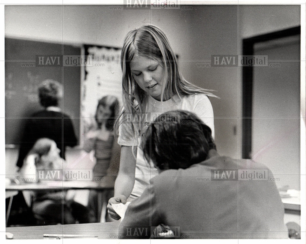 1976 Press Photo Handicap Physical Cognitive Mental Sen - Historic Images