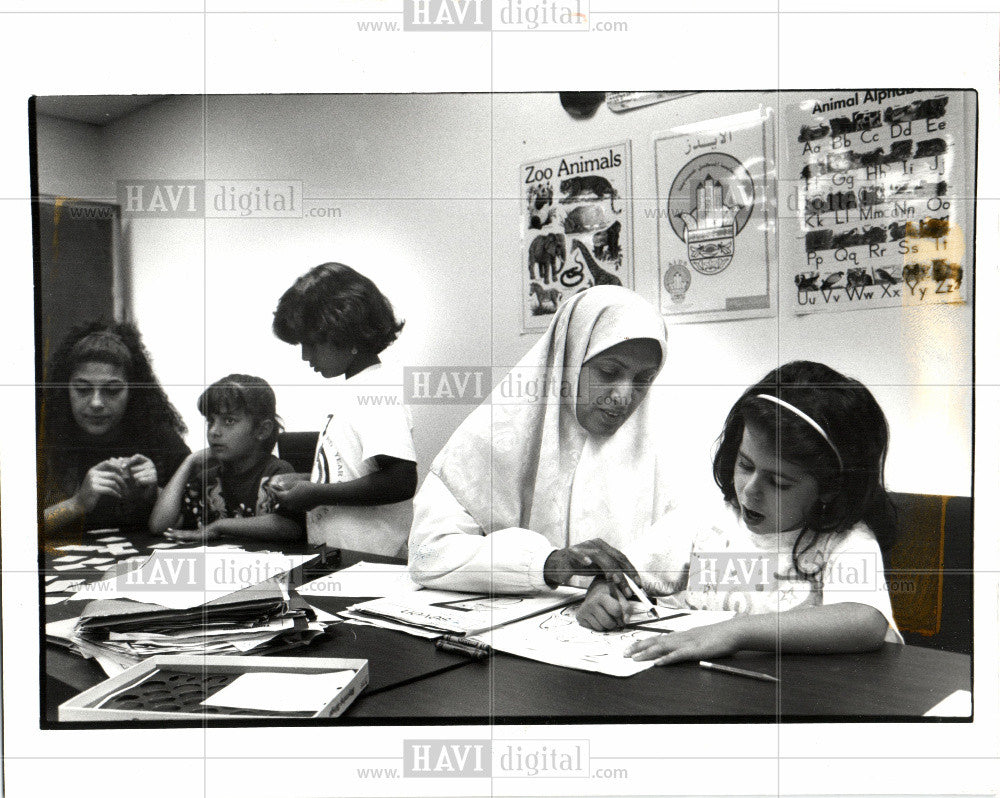 1992 Press Photo Childern First - Historic Images