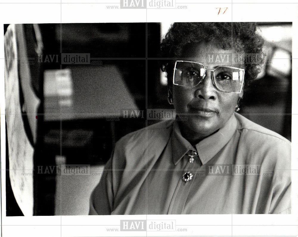1992 Press Photo Betty Woods teacher Atkinson School - Historic Images