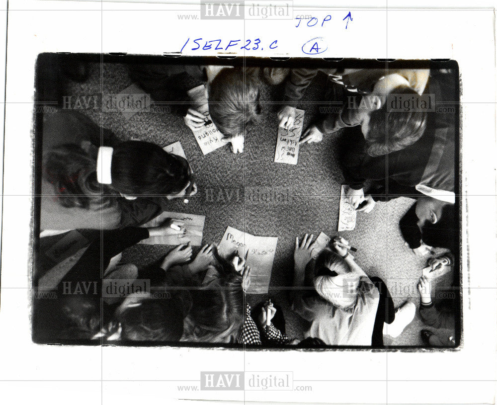 1993 Press Photo Sixth grade students at Switzer - Historic Images