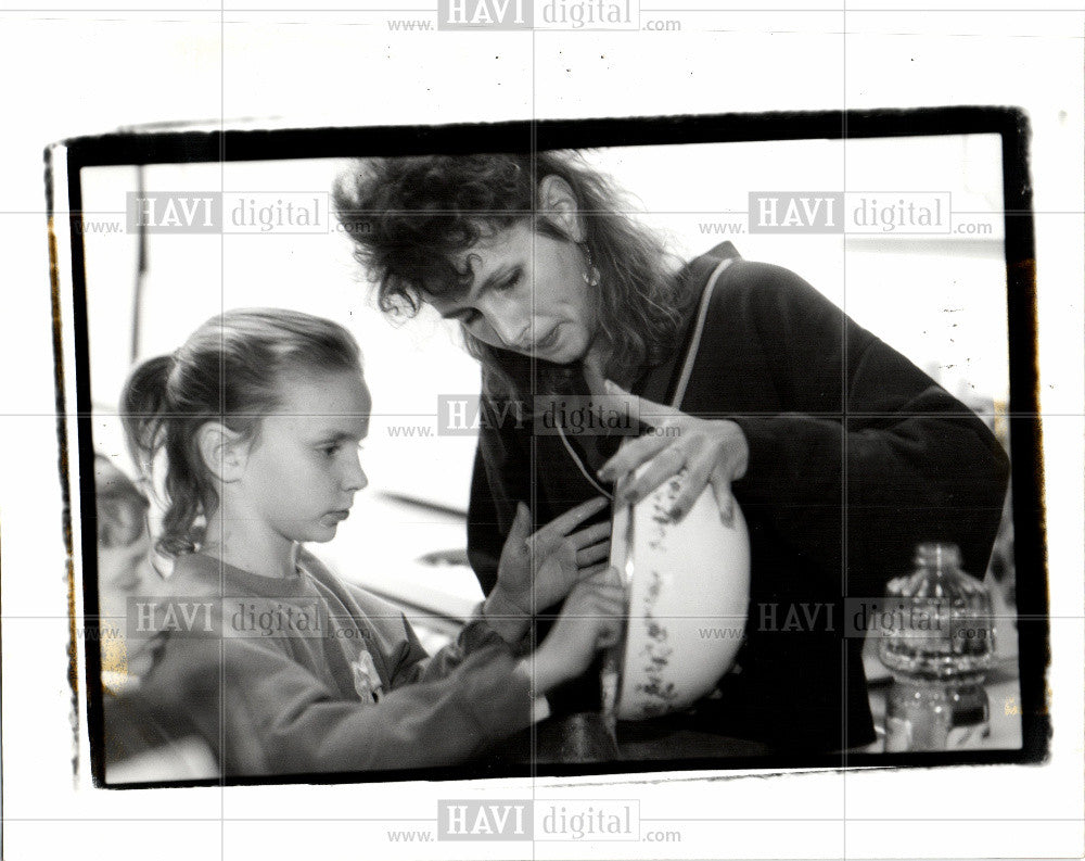 1993 Press Photo Sherri Belville Kalamazoo home - Historic Images