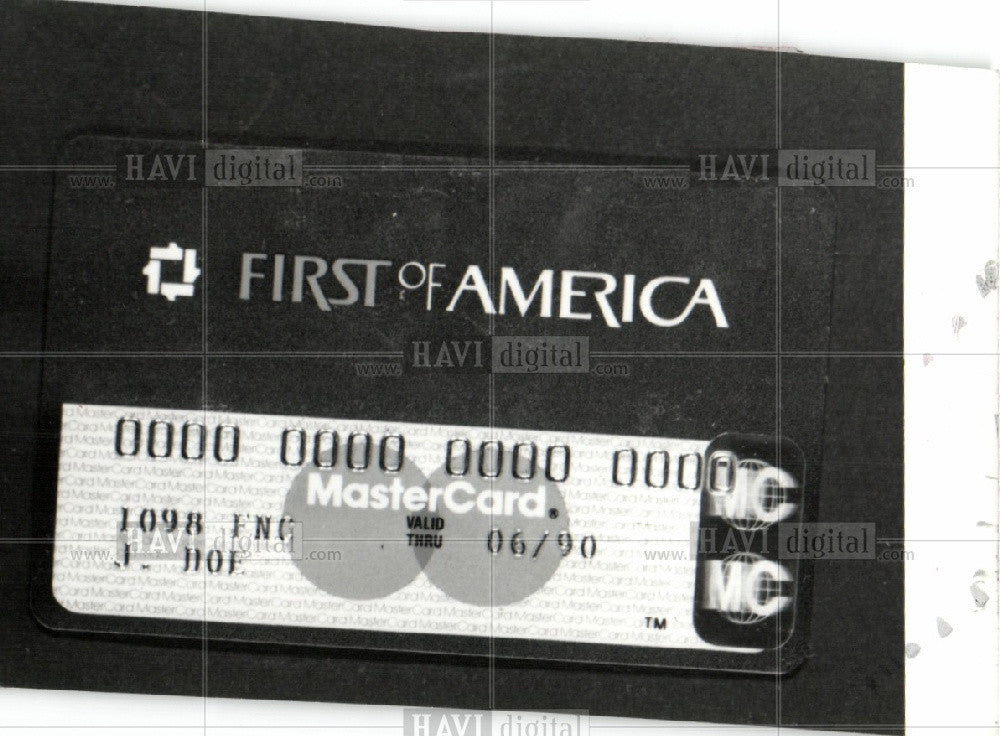 1986 Press Photo Credit Card First America Bank Pontiac - Historic Images