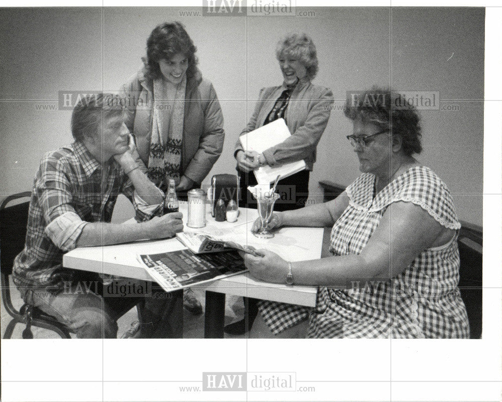 1985 Press Photo Polyester People Jenny Erickson Betsy - Historic Images