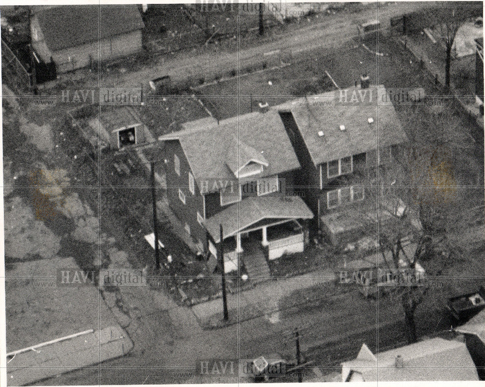 1989 Press Photo burnt-out building - Historic Images