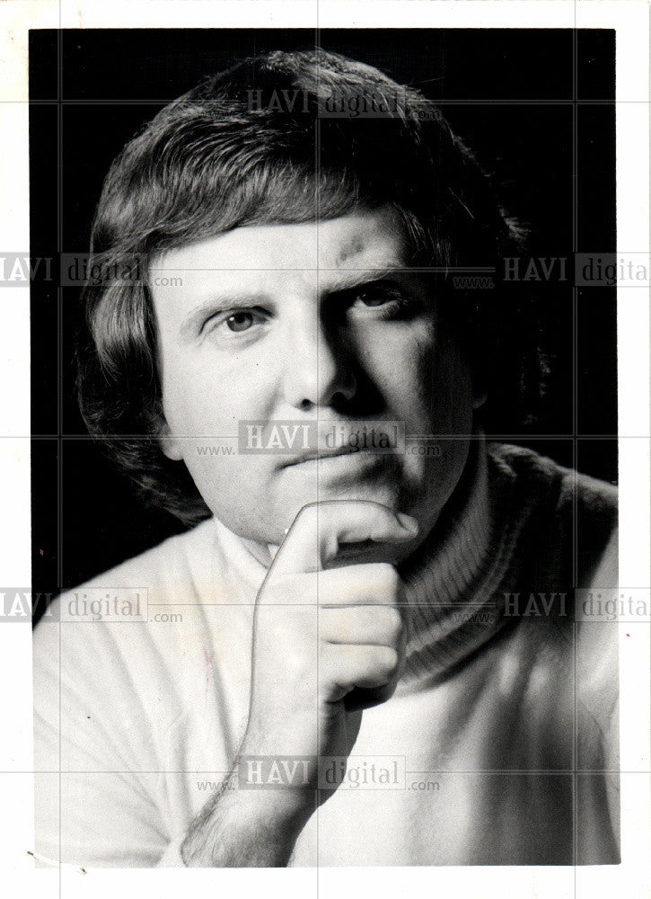 1976 Press Photo James Hartway Detroit - Historic Images