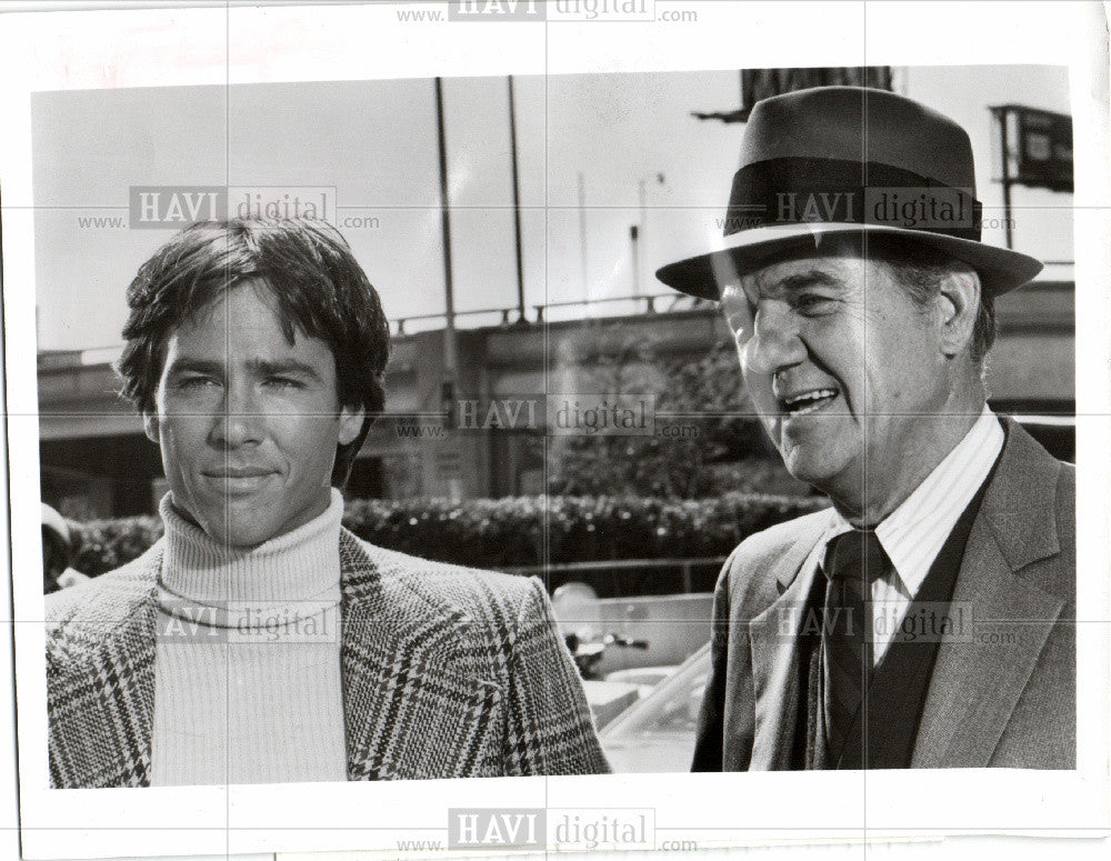 1976 Press Photo Richard Hatch and Karl Malden - Historic Images