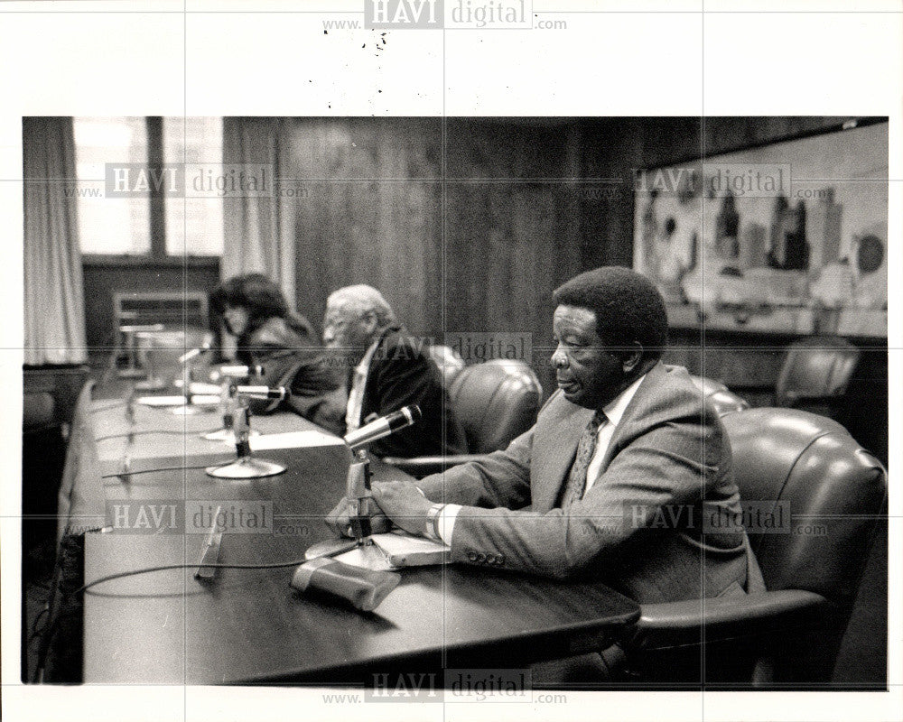 1989 Press Photo Chief Hart and Police Commission Meeti - Historic Images