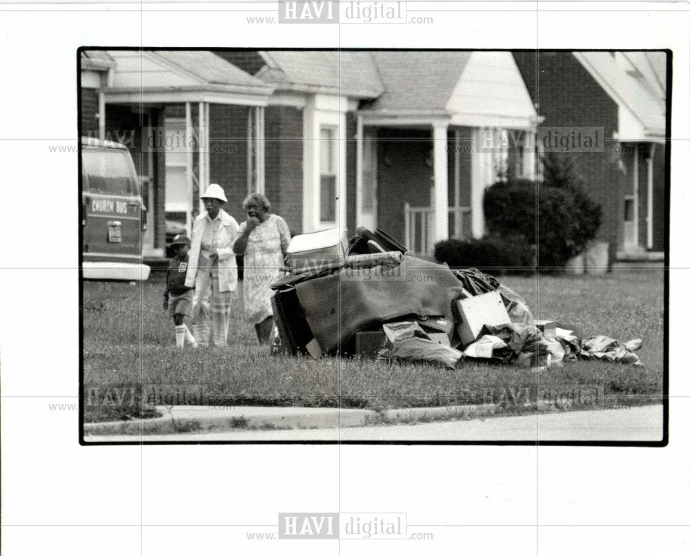 1986 Press Photo Detroit garbage workers strike 1986 - Historic Images